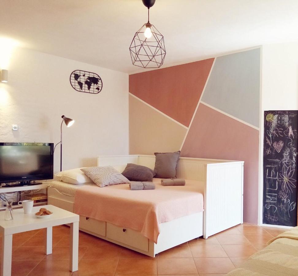 Apartment With Whirlpool And Bbq Near Porec Baderna エクステリア 写真